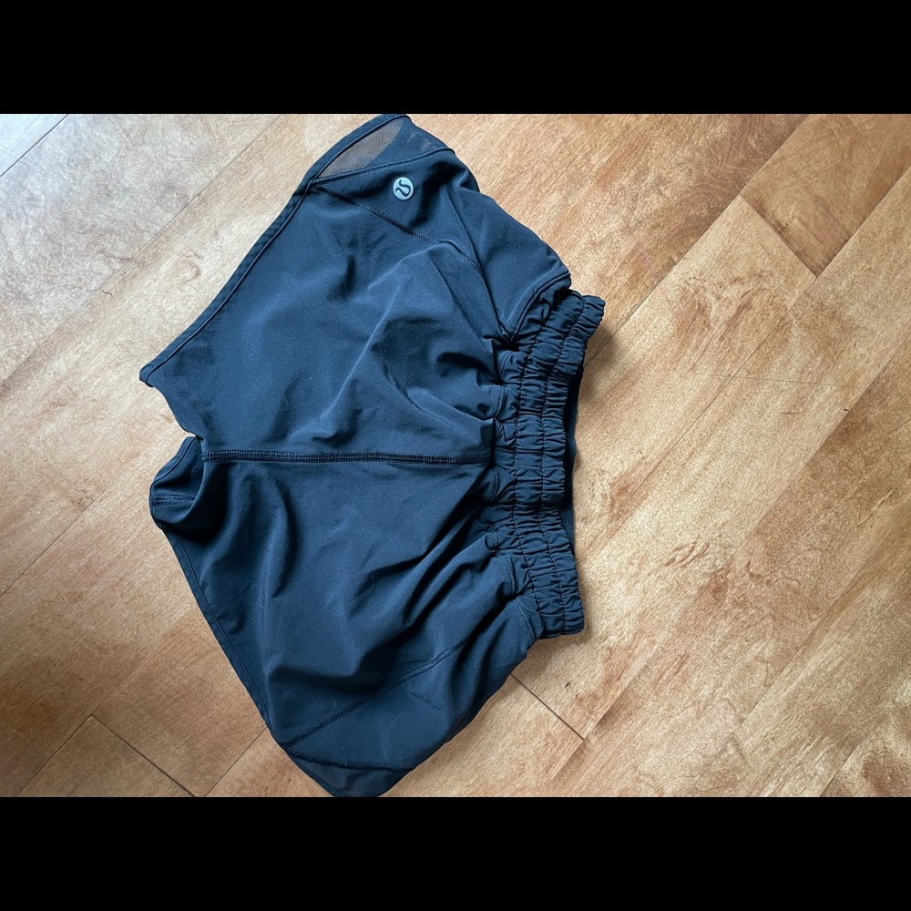 COPY - Lululemon Hottie Hot Low Rise Lined Shorts 2.5”